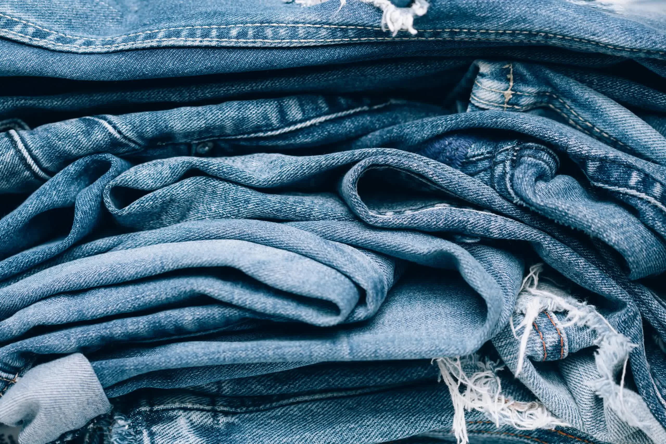Jeanshosen und andere Jeansstoffe